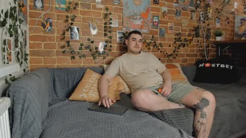 Snapshot of yami_yami_yami chatting on December 15, 4:15 pm Mia and Andry online show from December 15, 4:15 pm