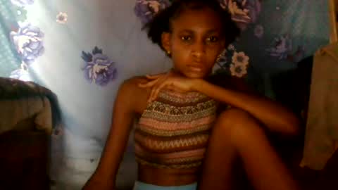 Littleyanah online show from June 25, 9:25 am
