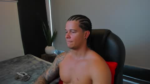 new here online show from November 23, 3:32 pm