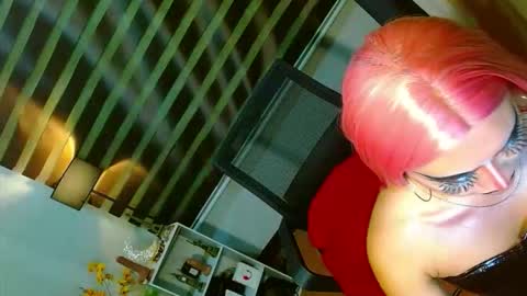 miss yasii online show from May 20, 2:45 pm