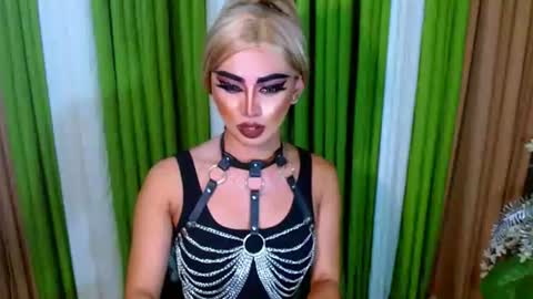 miss yasii online show from September 13, 6:21 pm