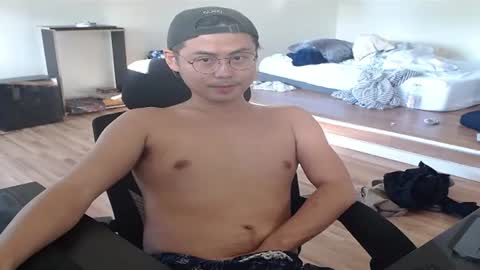 yawnimhorny online show from December 22, 2:06 am