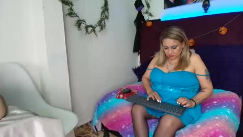 Snapshot of yayita_mature chatting on October 20, 3:06 pm yayita online show from October 20, 3:06 pm