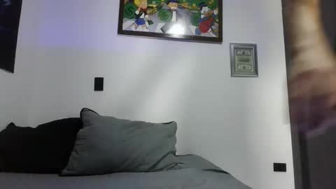 yeisongomezz online show from September 14, 9:22 am