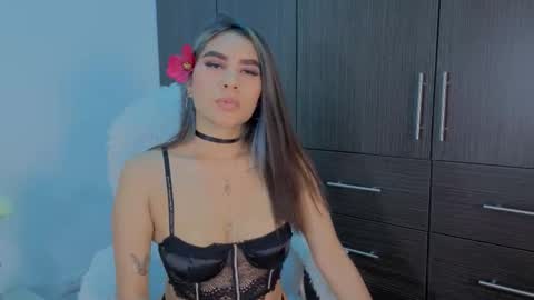 Yeli Amber online show from September 13, 9:50 pm