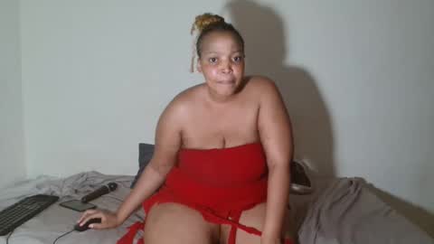 yellowmellow01 online show from March 24, 6:47 pm