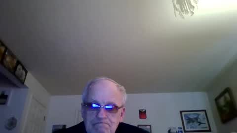 yellowsnowman70 online show from March 31, 9:04 pm