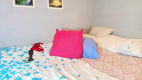 gomez5 online show from March 8, 4:50 pm