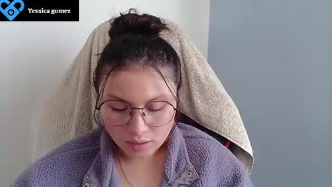 yessica_gomez01 online show from June 26, 10:15 pm