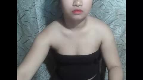yhang_19 online show from September 23, 3:17 pm