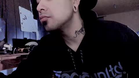 YuMMYuMMz online show from October 4, 11:41 am