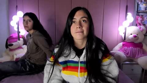 yinyang_luar online show from January 5, 7:06 pm
