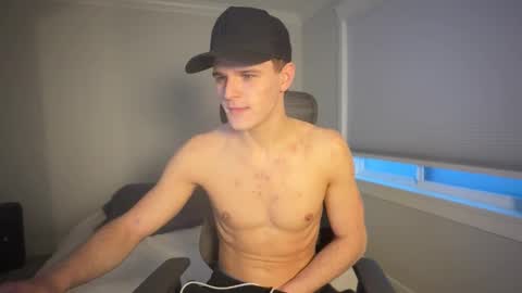 yngdesire1 online show from February 4, 1:09 am