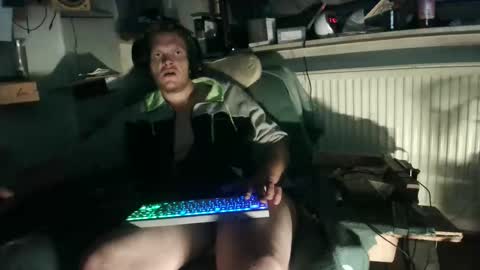 ynghotgerman92 online show from October 16, 7:56 pm