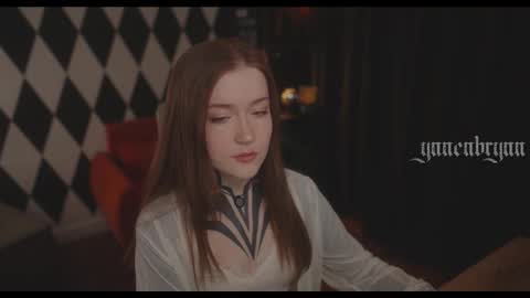 ynnenbrynn online show from November 26, 9:06 am