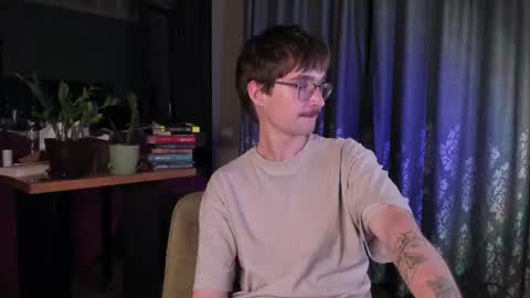 Max online show from July 9, 10:14 pm