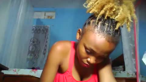 Snapshot of yolandrina90 chatting on October 7, 6:59 pm yolandrina90 online show from October 7, 6:59 pm