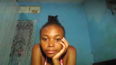 Snapshot of yolandrina90 chatting on October 21, 5:49 pm yolandrina90 online show from October 21, 5:49 pm