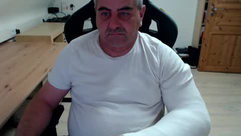 yoschi1976 online show from November 29, 11:23 pm