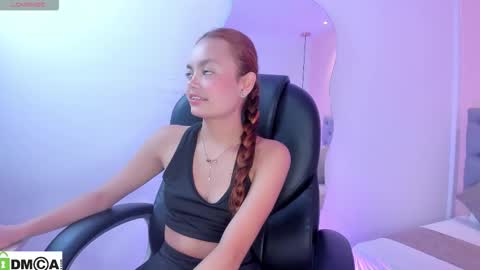 Yoselin online show from February 25, 4:10 pm