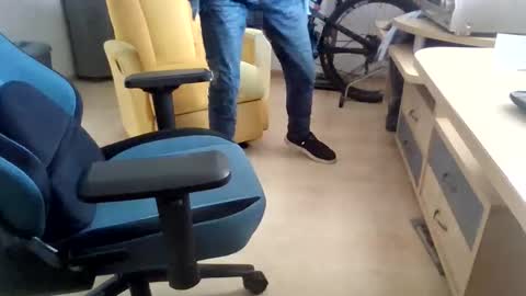 yoska281 online show from March 27, 1:34 pm