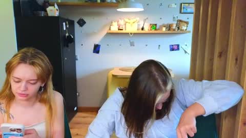 Anna and Luna online show from June 2, 5:26 pm