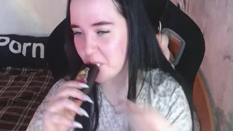 your_8a8y online show from November 24, 9:30 am