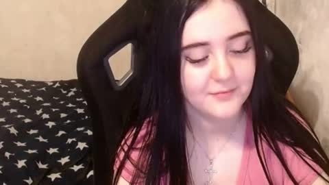 your_8a8y online show from December 4, 3:04 pm