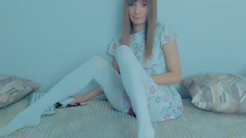 Snapshot of your_caramelka chatting on October 6, 8:21 am Lily online show from October 6, 8:21 am