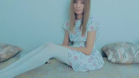 Snapshot of your_caramelka chatting on October 12, 11:03 am Lily online show from October 12, 11:03 am