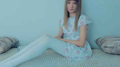 Snapshot of your_caramelka chatting on September 10, 11:22 am Lily online show from September 10, 11:22 am