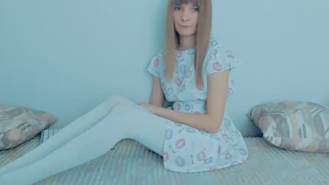 Snapshot of your_caramelka chatting on October 10, 8:31 am Lily online show from October 10, 8:31 am