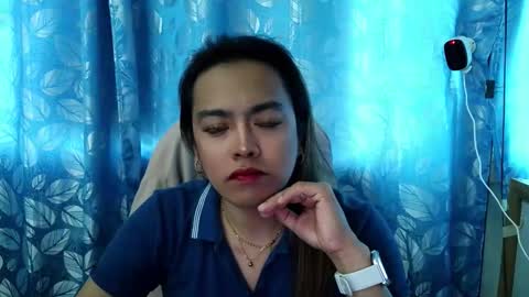 your_dreamgirlxxx69 online show from November 7, 7:00 am