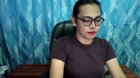 your_dreamgirlxxx69 online show from September 26, 12:29 am