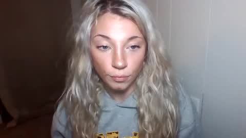 Snapshot of your_fav1 chatting on October 25, 1:50 am your_fav1 online show from October 25, 1:50 am