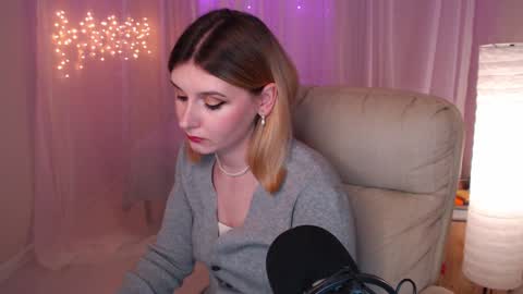 Freya online show from December 21, 2:14 pm