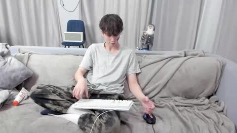 Snapshot of your_shy_guy chatting on March 8, 6:58 pm your_shy_guy online show from March 8, 6:58 pm