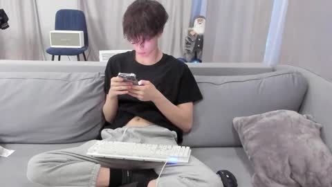 Snapshot of your_shy_guy chatting on February 28, 2:20 pm your_shy_guy online show from February 28, 2:20 pm