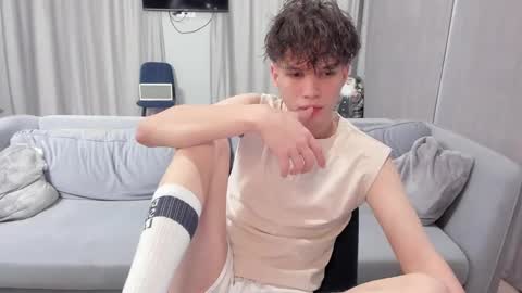 Snapshot of your_shy_guy chatting on February 4, 6:17 pm your_shy_guy online show from February 4, 6:17 pm