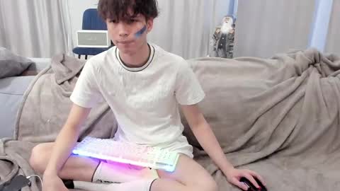 Snapshot of your_shy_guy chatting on March 10, 2:26 pm your_shy_guy online show from March 10, 2:26 pm