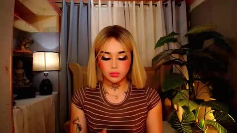 kim online show from November 25, 11:09 am