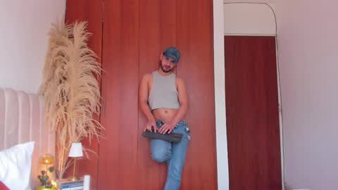 YOURBOYNEXTDOOR online show from September 10, 8:10 pm