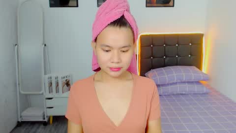 yourcuteprincess_ online show from June 4, 12:55 pm