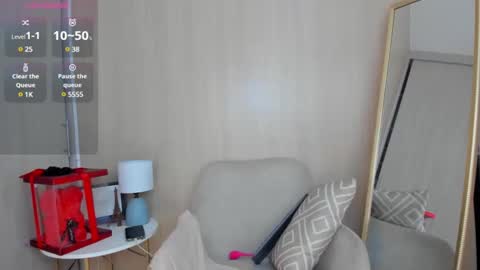 Snapshot of yourcutesofi chatting on February 20, 8:28 am Sofia  independent model 3 online show from February 20, 8:28 am