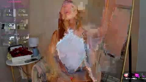 Snapshot of yourcutesofi chatting on March 11, 5:24 am Sofia  independent model 3 online show from March 11, 5:24 am