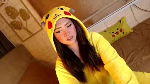 JEN  online show from March 3, 3:19 pm