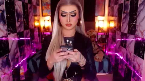 Kath Harper online show from December 4, 2:00 am