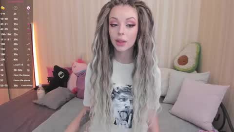 Mary online show from February 14, 9:03 am