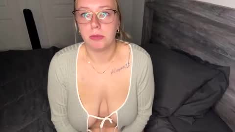 Amanda Ivy online show from September 18, 2:15 am