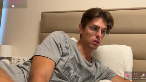 Chris online show from October 25, 8:24 am